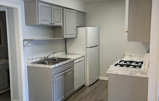 2 beds, 1 bath, 900 sqft, $775, Unit 210-D