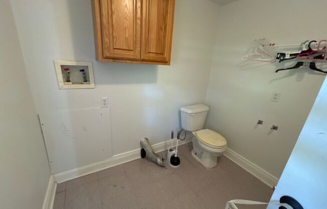 3 beds, 2 baths, $1,300