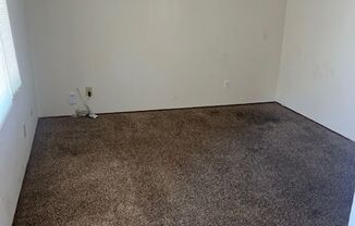 2 beds, 1 bath, $2,200