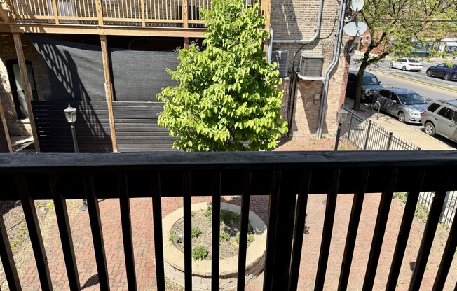 1946 N KEDZIE AVE
