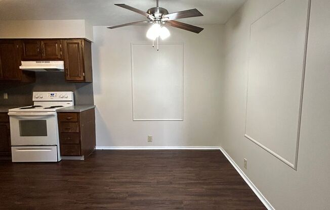 2 beds, 2 baths, 1,200 sqft, $975, Unit #10