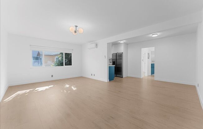 1345 N LAS PALMAS AVE