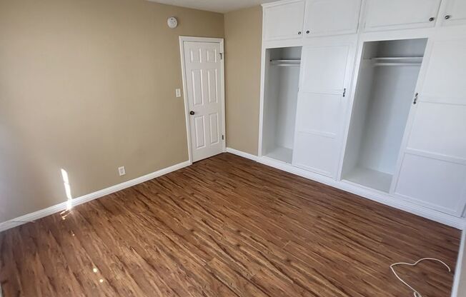 2 Bedroom/1Bath Apartment in Inglewood! Parking included with Patio! $600 off the 1st month of rent OAC