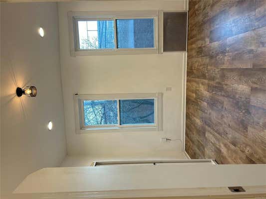 2 beds, 1 bath, 750 sqft, $2,200, Unit 2R