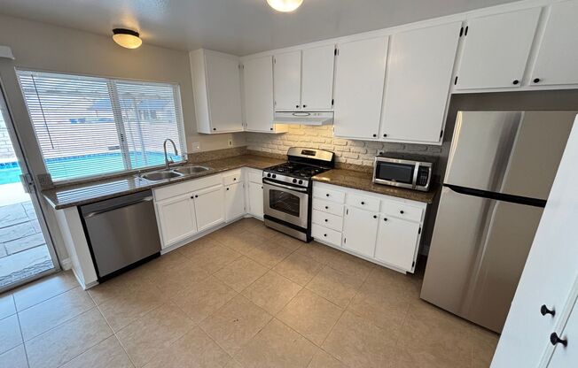 Gorgeous 4Bed/2Bath, 1-Story Home located in the West part of the valley