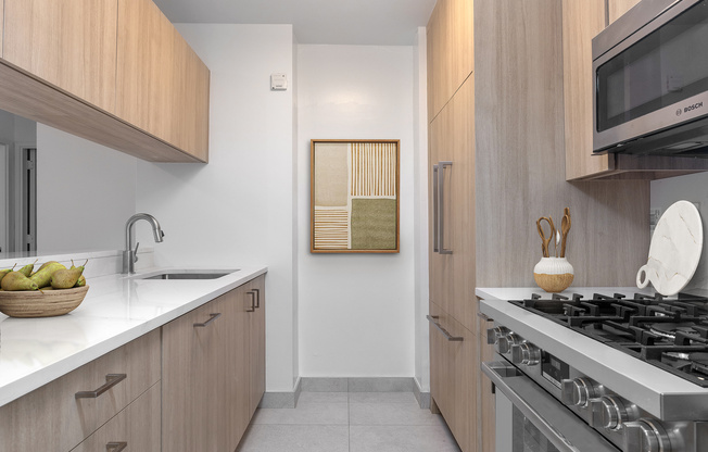 1 bed, 1 bath, $5,995, Unit 17B