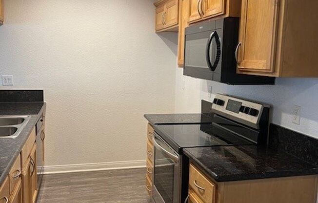 2 beds, 2 baths, 850 sqft, $2,955, Unit 839-05