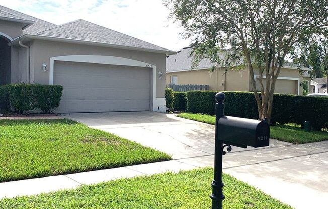 Beautiful 4 bed 3 bath plus Office and Private pool in Beautiful Gated Community
