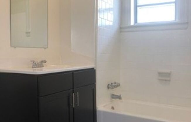 2 beds, 1 bath, 764 sqft, $1,599, Unit 1301-76