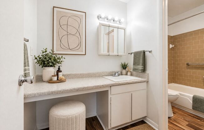1 bed, 1 bath, 576 sqft, $1,175, Unit 2298-23