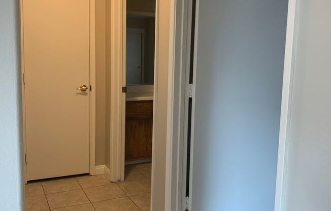 2 beds, 1 bath, 811 sqft, $1,625, Unit 2625-A