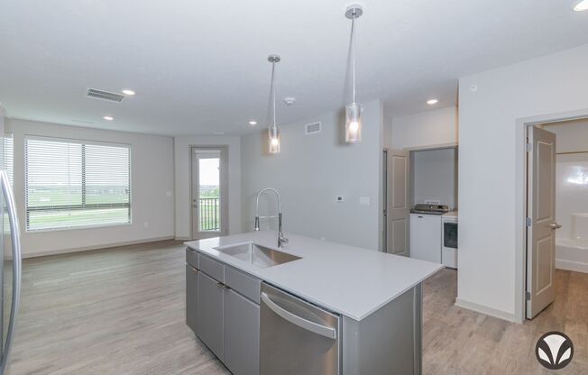 1 bed, 1 bath, 755 sqft, $1,295, Unit YH-2026