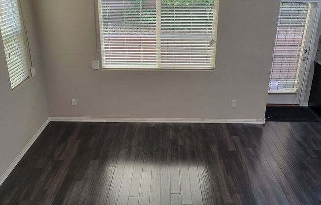 Northwest 3/2.5/2 car