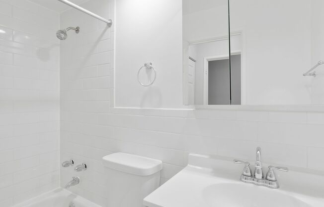 Studio, 1 bath, 295 sqft, $1,475, Unit 333