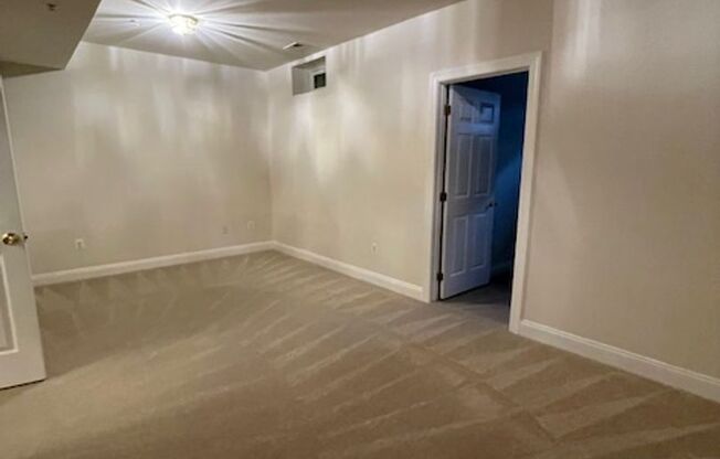 SPACIOUS TH IN CLARKSBURG