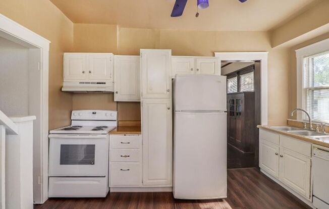 3 beds, 1 bath, $1,599