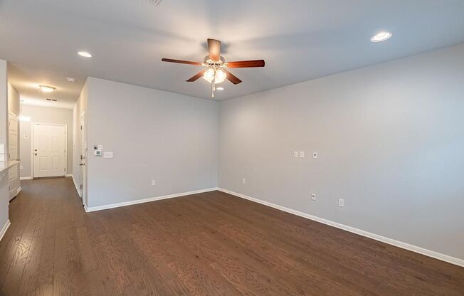 Stunning 3 bedrooms, 2.5 bathrooms at 7300 South Congress!!!