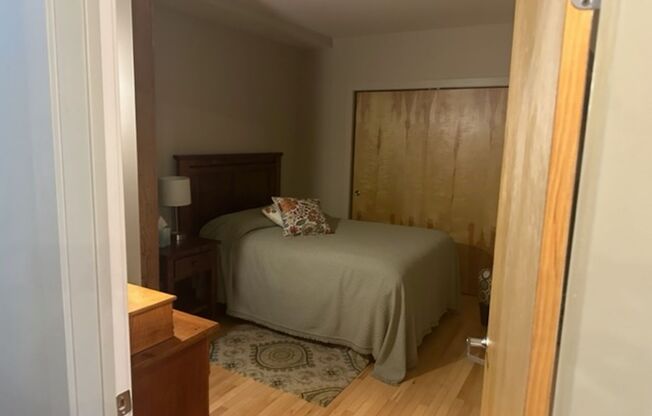 2 beds, 1 bath, 1,054 sqft, $1,800, Unit 207