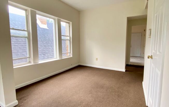 2 beds, 1 bath, $1,200