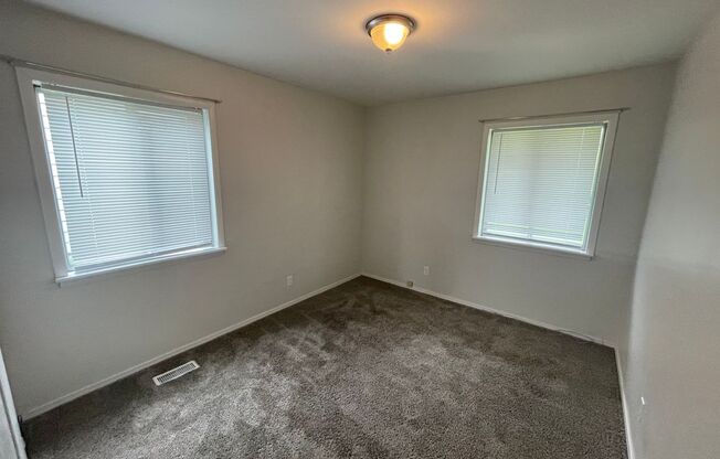 3 beds, 1 bath, $1,295