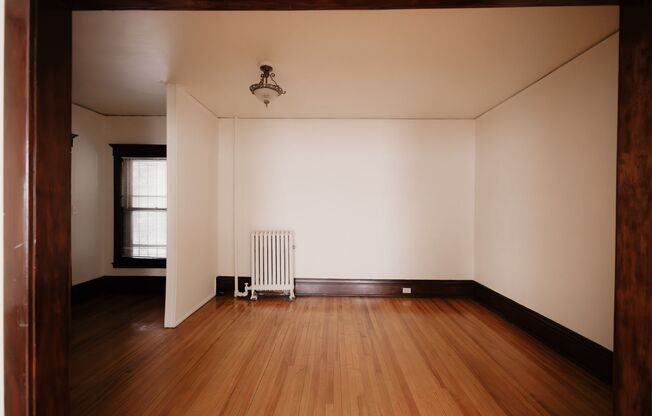 2 beds, 1 bath, 904 sqft, $1,250, Unit 315-11
