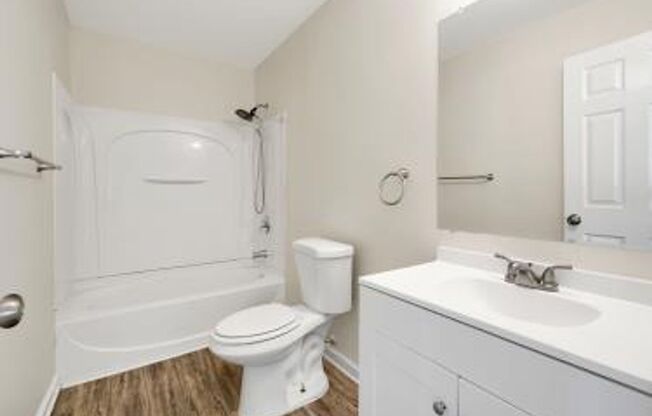 3 beds, 2 baths, $1,400, Unit 1837 Scott Road #B