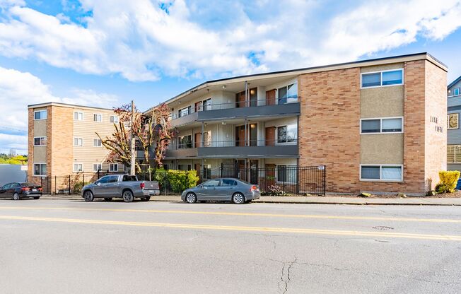 Lake Vista Apartments