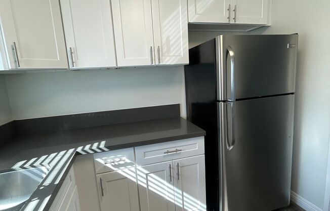 6330 Newlin