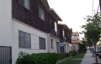 1727 Obispo Ave.