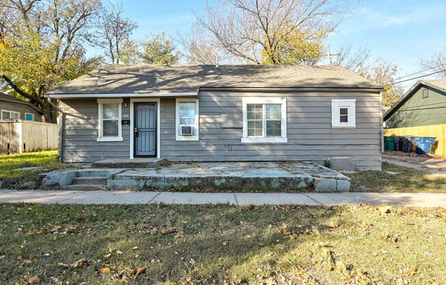 Charming 2-Bedroom Home with Modern Updates and Spacious Backyard