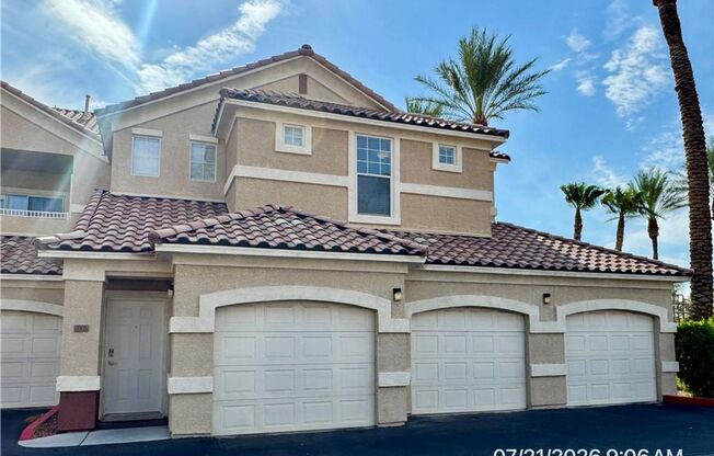 Stylish Condo with Fireplace, Walk-In Closet, & Community Pool
