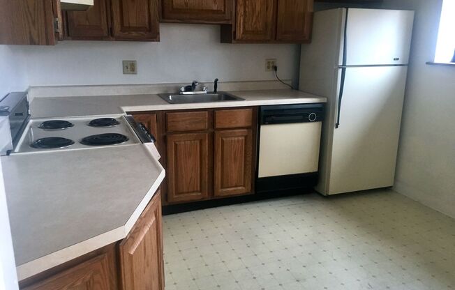 *** Spacious Apartments in Friendship * Pet Friendly * Available Now * Open Floor plans * Beautiful Renovations ***