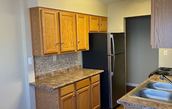 1 bed, 1 bath, 750 sqft, $835, Unit 34