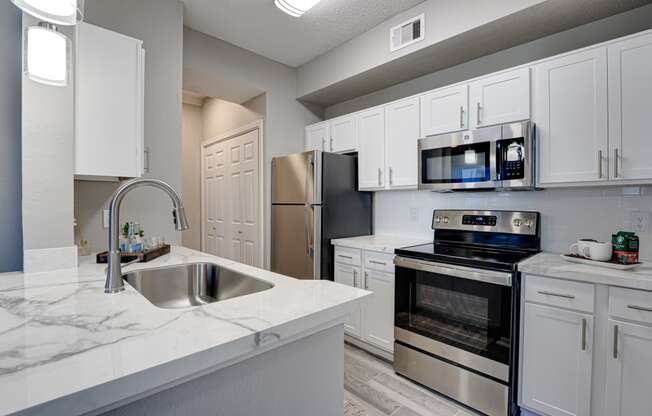 Kitchen With New Appliances at Carmel Creekside, Fort Worth, 76137