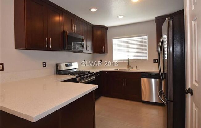Live In The Heart Of Summerlin 2 Bed 2 Bath Condo!
