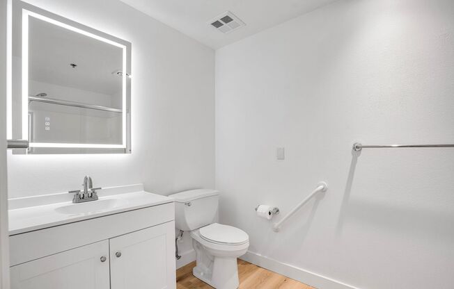 2 beds, 1 bath, 823 sqft, $1,795, Unit 126-229