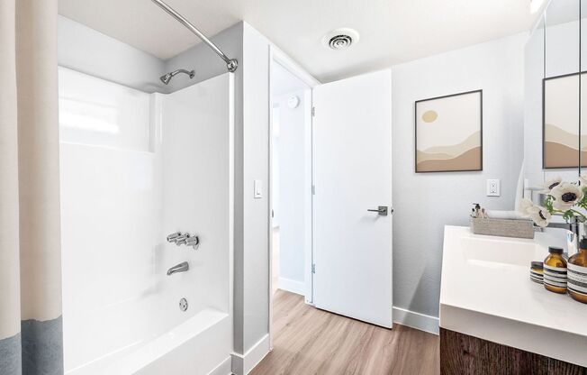 2 beds, 2 baths, 940 sqft, $1,600, Unit 107