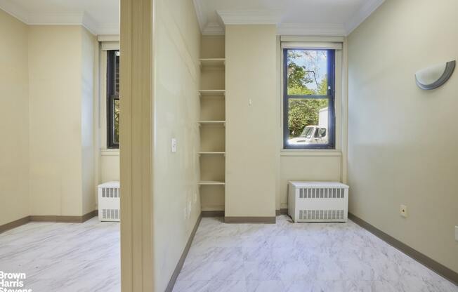 1115 5 AVE