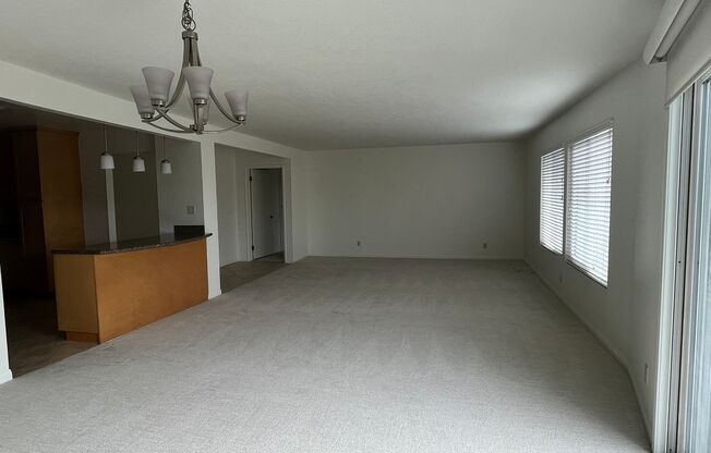 FANTASTIC CONDO IN THE HEART OF BELMONT SHORES/BLUFF PARK!