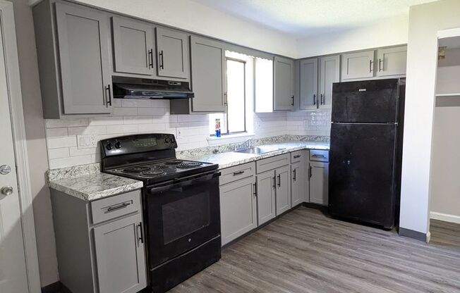 Avenue Rd Apartments LLC