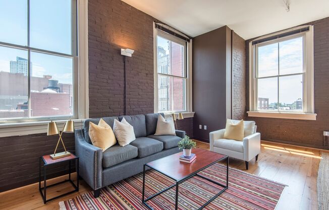 Studio, 1 bath, 550 sqft, $1,550, Unit #605