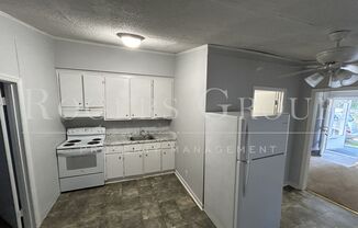 2 beds, 1 bath, 825 sqft, $945, Unit 128 Grant St