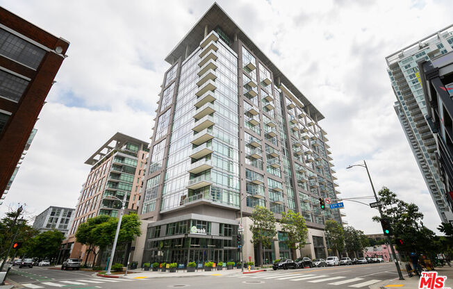1 bed, 1 bath, 860 sqft, $3,200, Unit 407
