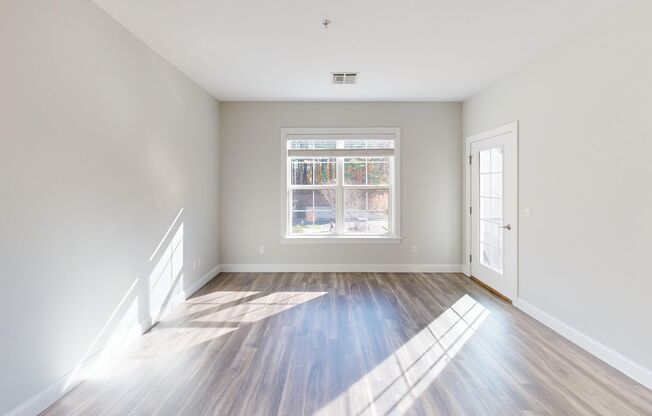 1 bed, 1 bath, 775 sqft, $2,275, Unit 2205