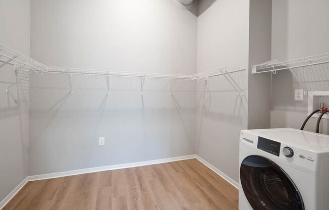 1 bed, 1 bath, 700 sqft, $1,425, Unit 1305
