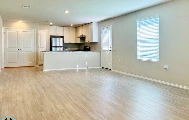 A Stunning 3-Bed 2-Bath Single Story - Near Randolph & Fort Sam