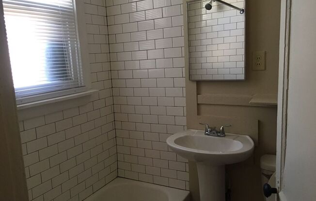Studio, 1 bath, 400 sqft, $600, Unit #1