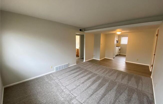 2 beds, 1 bath, 750 sqft, $965