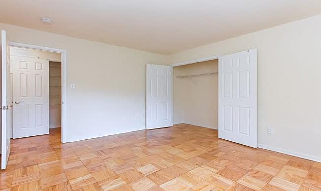 Fort-Totten-Apartments-Bedroom-Closet-and-Door