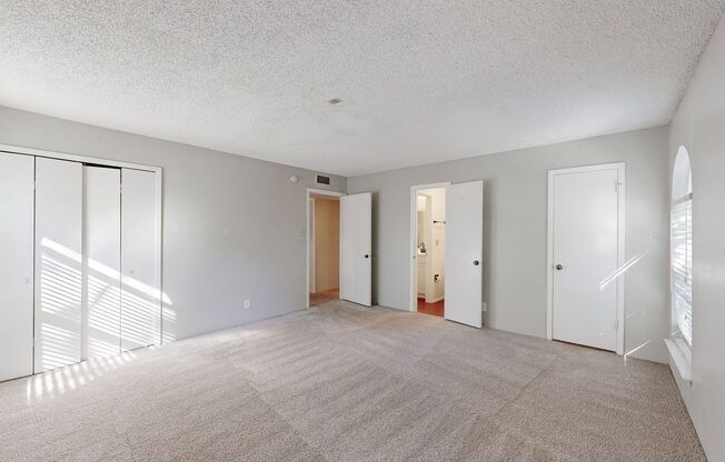 2 beds, 1.5 baths, $1,500, Unit Unit 2436